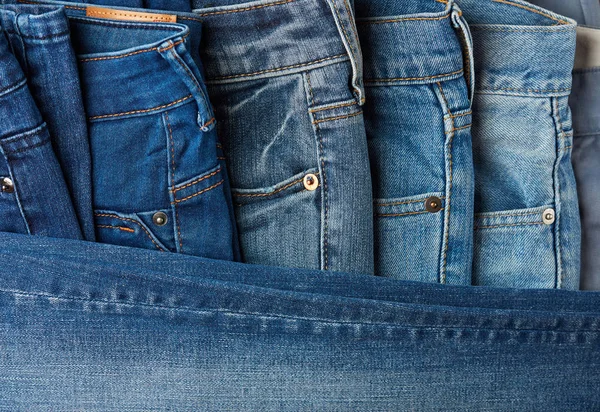 Pantalones vaqueros azules ropa — Foto de Stock