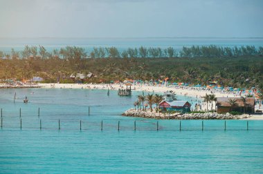 Caribbean Beach Tatil üzerinde insanlar