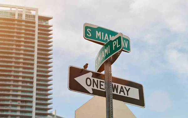 Miami cidade sinal de rua — Fotografia de Stock