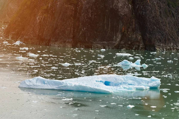 Un gran iceberg —  Fotos de Stock