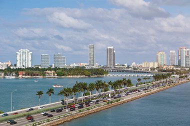 Miami panorama araba trafik ile