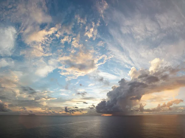 Zachód słońca w wysp karaibskich — Zdjęcie stockowe