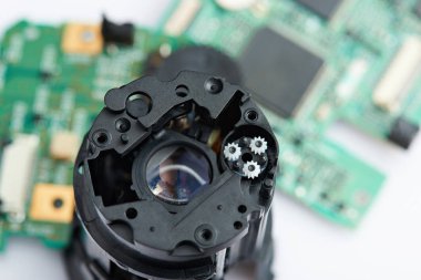 Mekanizması odaklanan kamera objektifi