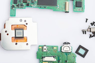 Modern dijital fotoğraf makinesi bileşenleri