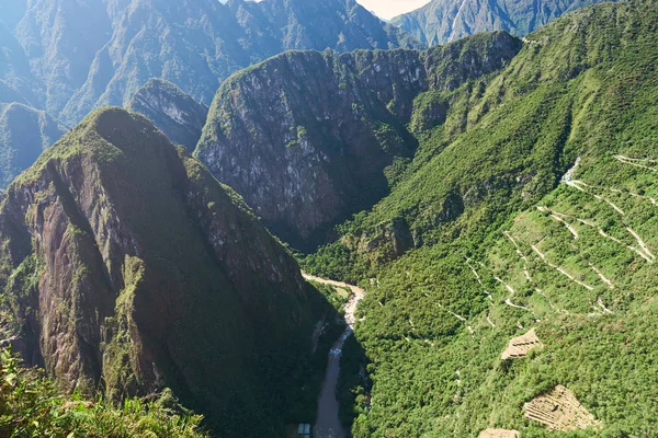 Serpentinenstraße nach Machu Picchu — Stockfoto