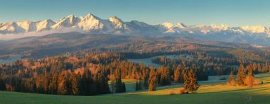 dağlarda yaz sabahı