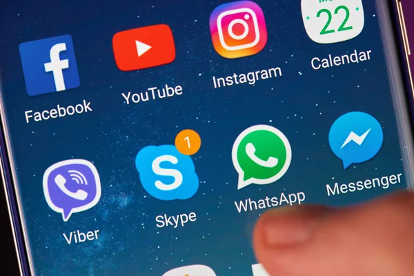 Ikon aplikasi Skype dan whatsapp — Stok Foto