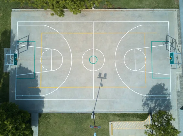 Campo de basquete vista aérea — Fotografia de Stock