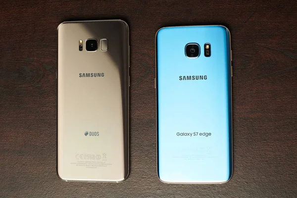 S7 edge ve Samsung s8 artı smartphone Karşılaştır
