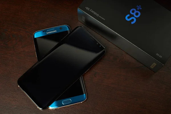 Samsung S8 replacement of S7 edge — Stock Photo, Image