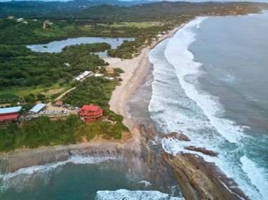 Santana beach sörfçü için