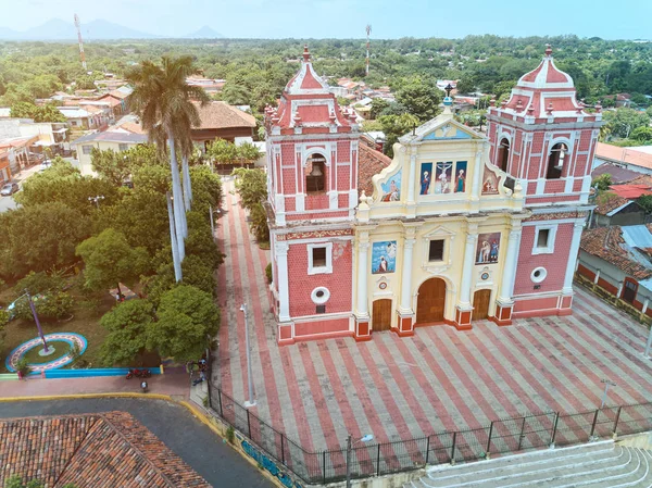 Alte kirche in leon city — Stockfoto