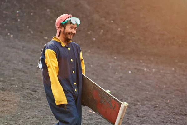 Feliz sorriso homem após vulcão embarque — Fotografia de Stock