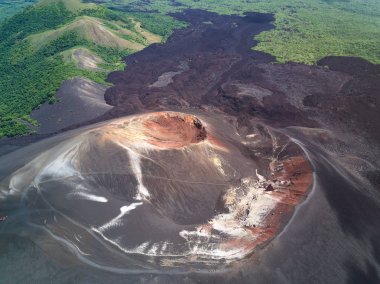 Aktif yanardağ havadan görünümü