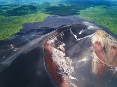 renkli yanardağ krateri