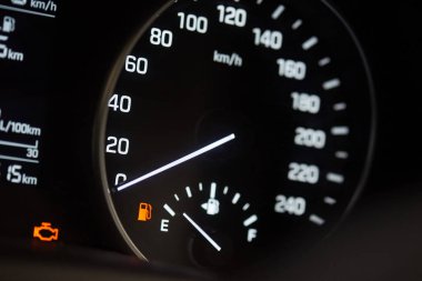 Işıklı araba hız göstergesi