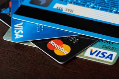 Master ve visa kartları yığını