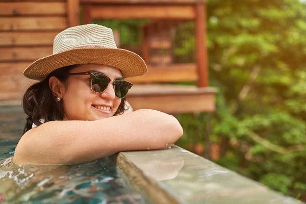 Retrato de mulher sorridente — Fotografia de Stock