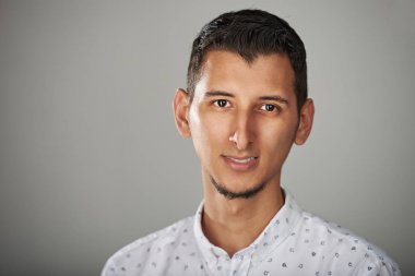 İspanyol gencin headshot