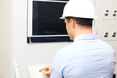 Mühendis programlama denetleyicileri