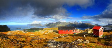 Güneşli Norveç manzara