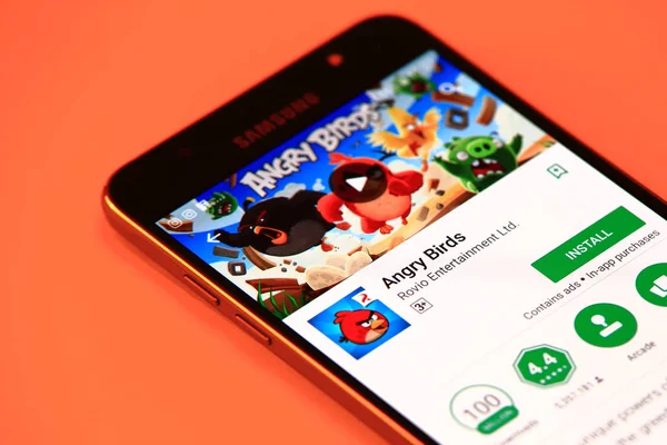 Angry Birds jeu sur smartphone — Photo