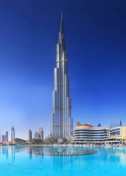 Rascacielos Burj Khalifa en Dubai — Foto de Stock