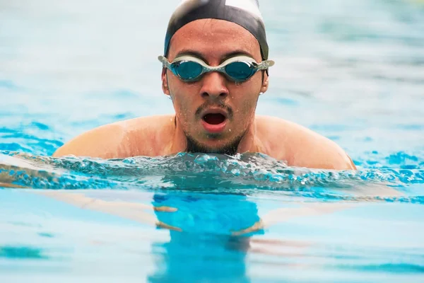 Férfi nedves úszás — Stock Fotó