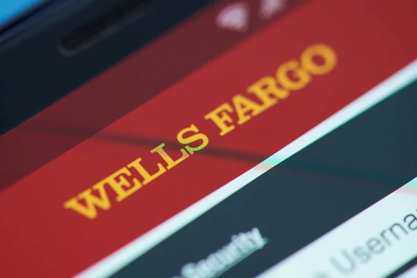 Мобли-меню банка Wells Fargo — стоковое фото