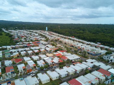 Yerleşim bölgesinde evleri