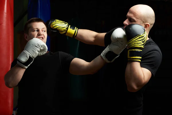 Boxeo entrenamiento lucha —  Fotos de Stock