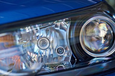 Temiz yeni modern araba kafa ışık