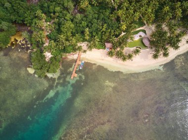 İskele adada tekne ile