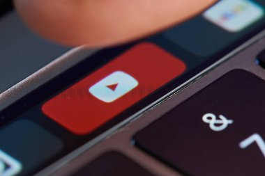 Youtube düğmesine basın