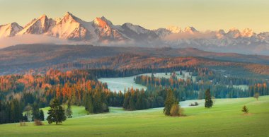 Dağlar, gündoğumu