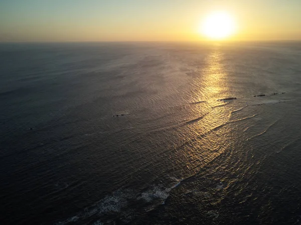 Zachód słońca na Oceanie widok z lotu ptaka — Zdjęcie stockowe