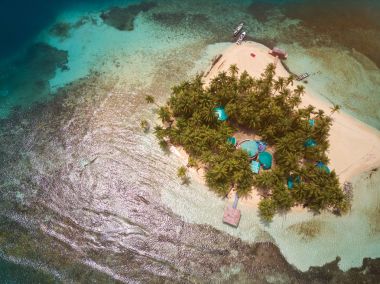 küçük bir tropik ada