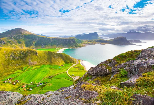 Geweldige lente landschap van de lofoten eilanden — Stockfoto