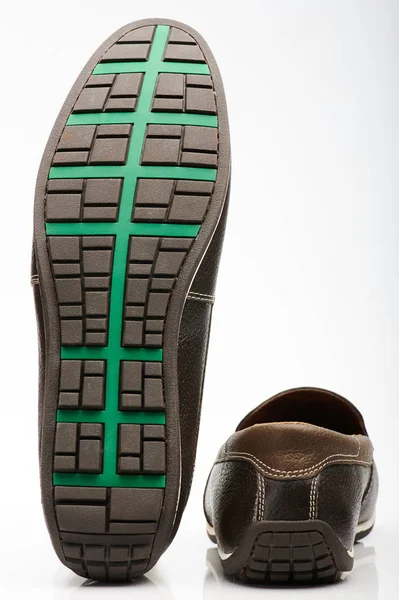 Sapatos de sapatos castanhos escuros — Fotografia de Stock