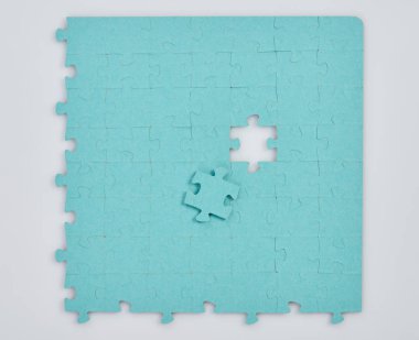 Bulmaca oyunu parçası eşleşiyor