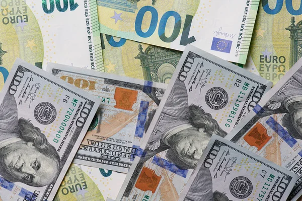 Денежные Купюры Евро Доллара Лежат Одном Месте — стоковое фото