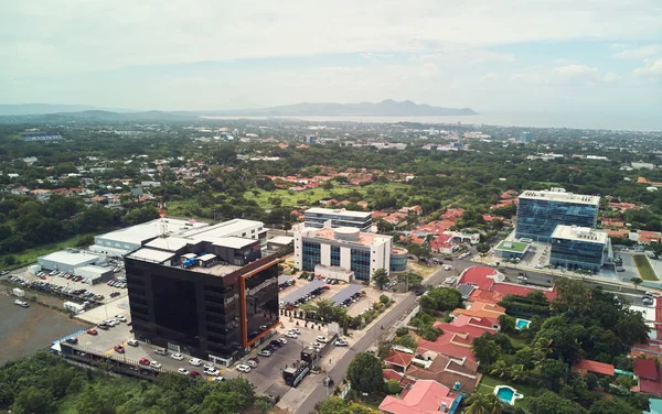 Managua 'da modern iş binası — Stok fotoğraf