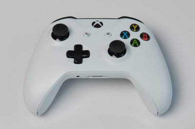 Beyaz xbox kablosuz denetleyici