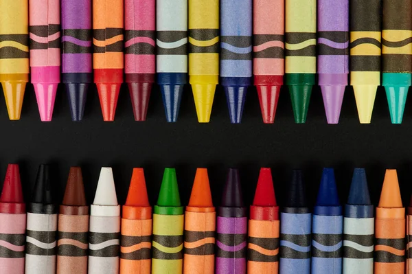 Grupo Lápices Colores Con Línea Espacio Copia Negro —  Fotos de Stock