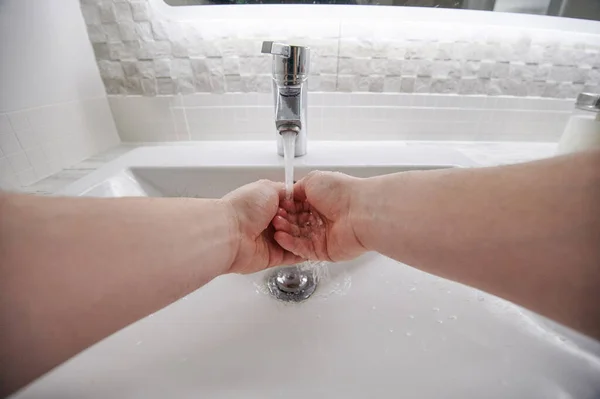 Cleaning Hands Eating Bathroom Close View — Stock Photo, Image