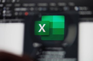 New-York, Usa - 13 Mart 2020: Microsoft ofisi başvuru simgesi görünümü üstte Yakınlaştırıcı at