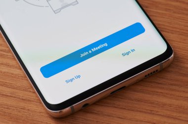 New York, ABD - 1 Nisan 2020: Yakınlaştırma mobil uygulaması yakın görüntüleme için kaydolun
