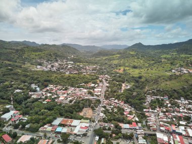 Matagalpa şehrinin hava aracı açısında panorama görüntüsü
