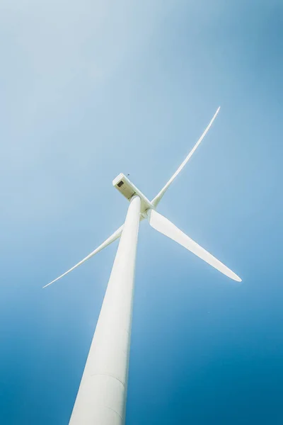 Windturbine een hernieuwbare energiebron — Stockfoto