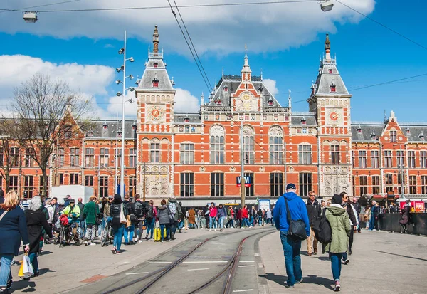 Κεντρικός Σταθμός Άμστερνταμ Στο Damrak Των Κάτω Χωρών — Φωτογραφία Αρχείου